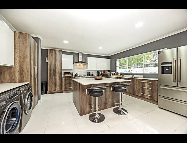 4 BEDROOM FREESTANDING SOLD IN DE LA HAYE